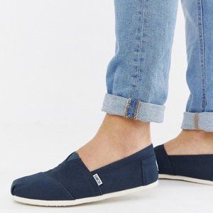 Women’s Toms Blue Canvas Classic Slip On Shoes 6